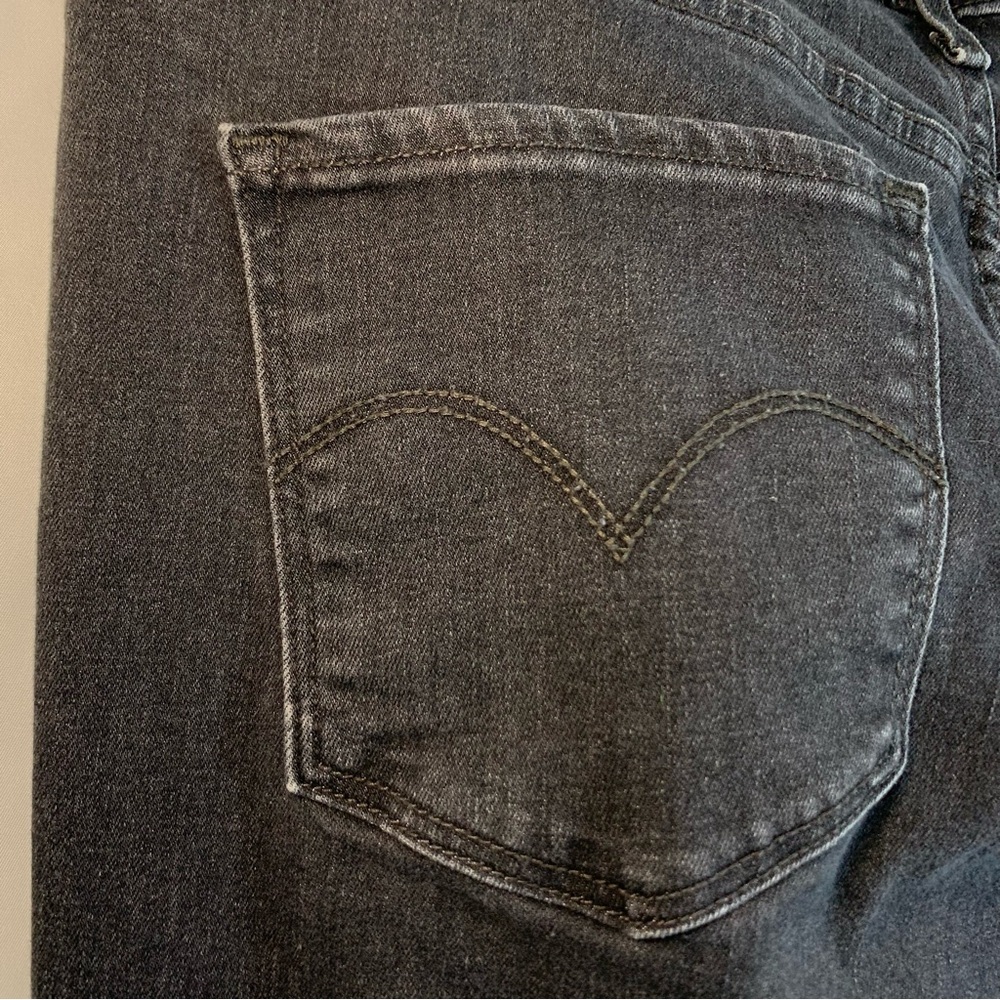 Levi Strauss 311 Shaping Skinny Black Denim Jeans, size 33 - Picture 11 of 16